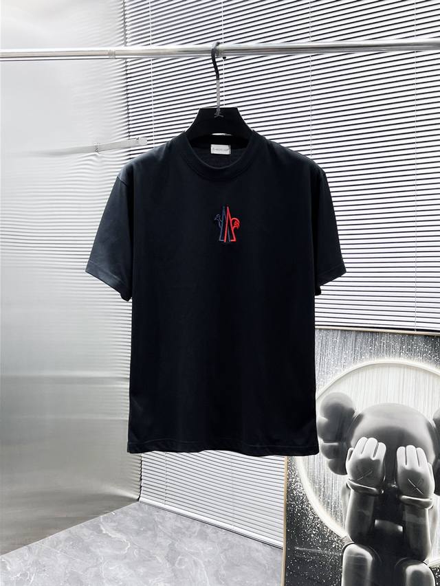 Moncler's new 2025 short-sleeved crew neck T-shirt, a high-end version! Custom-