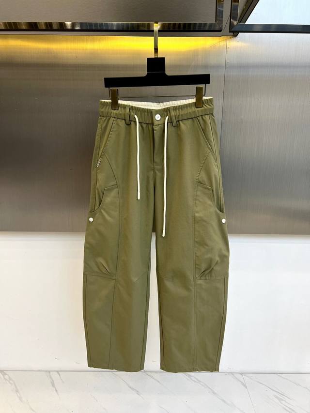 Balenciaga, Spring/Summer 2025 new style work pants with sporty pockets. Perfec