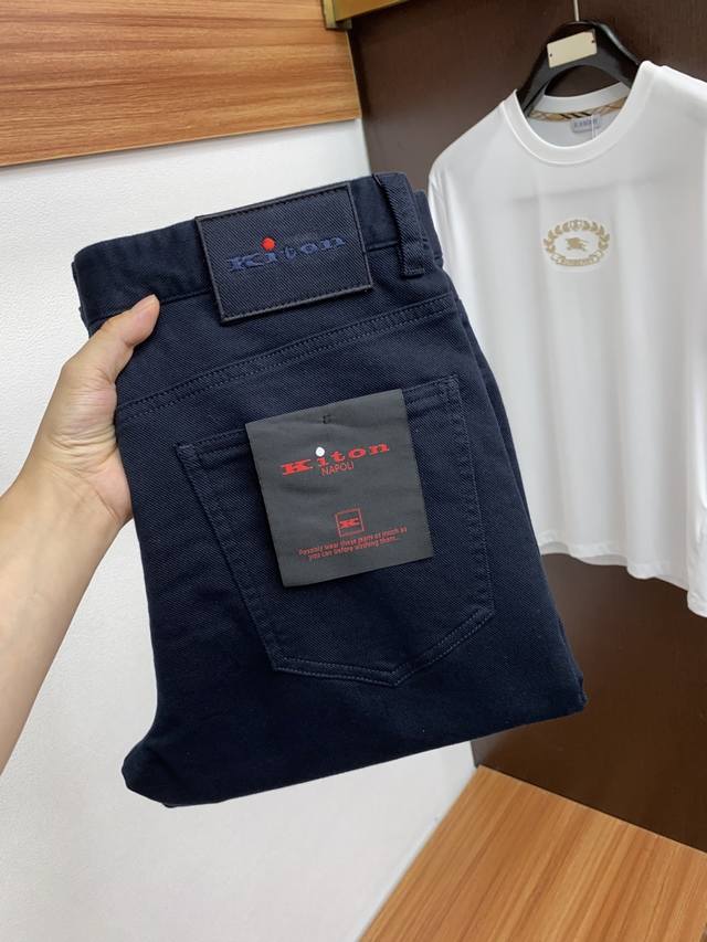 Kiton 25Ss new men's slim straight jeans for fall and winter. These new jeans ar