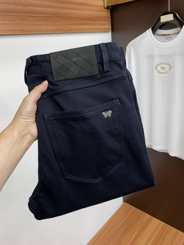 Bv 2025 Fall/Winter new casual pants feature a clean, neat cut and a distinctly
