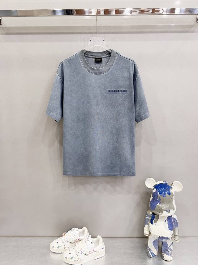 Balenciaga 320g washed short-sleeved T-shirt. Exquisitely crafted, embroidered l