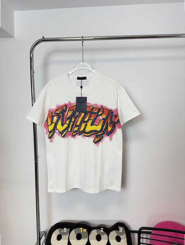 Style number: Hmy100# Lv Louis Vuitton flame letter short-sleeved T-shirt Authe