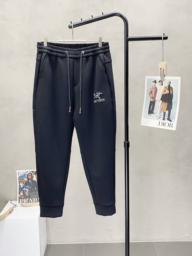 Exclusively from Arc'Teryx, these high-end spring/autumn casual pants are avail