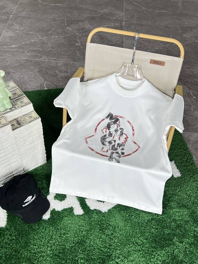 Moncler's 2025 Spring/Summer new release! The latest short-sleeved, round-neck T