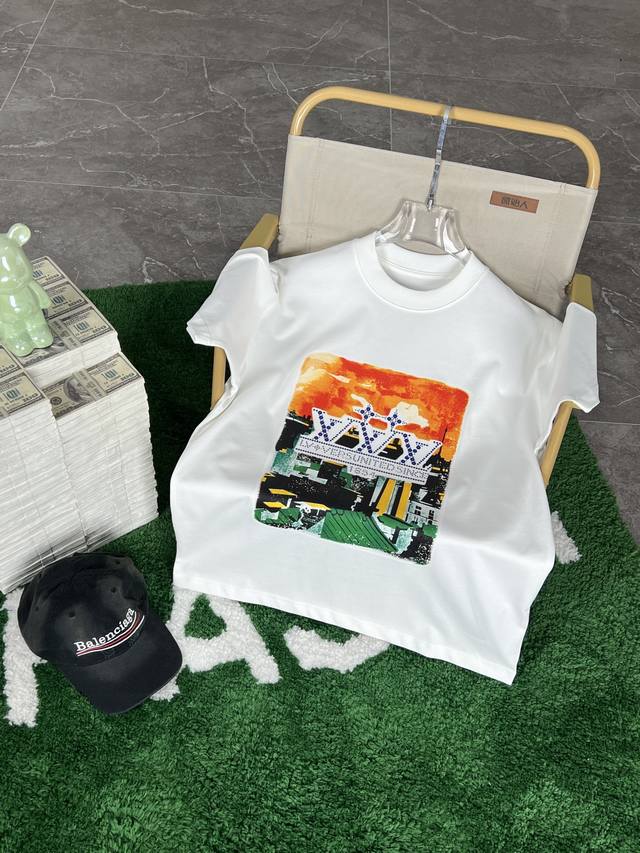 Lv 2025 Spring/Summer new release, the latest short-sleeved crew neck T-shirt, a