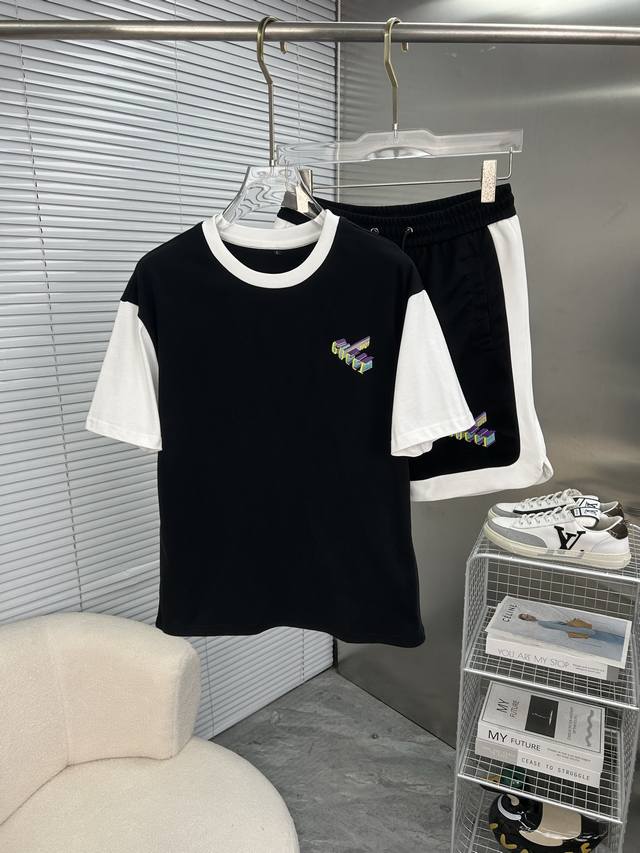 Gucci 2025Ss crew neck short-sleeved shorts set. Made of pure cotton, it's comfo