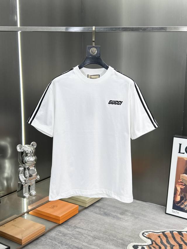 Gucci's new 2025 Spring/Summer collection debuts in the store. This short-sleeve