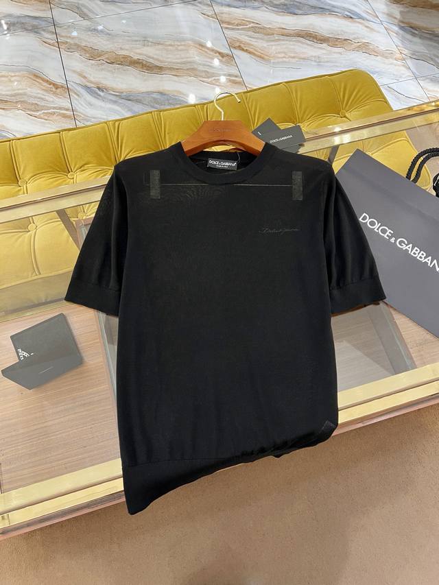 2025Ssdg's latest sweater with signature logo embroidery. Made of exclusive silk