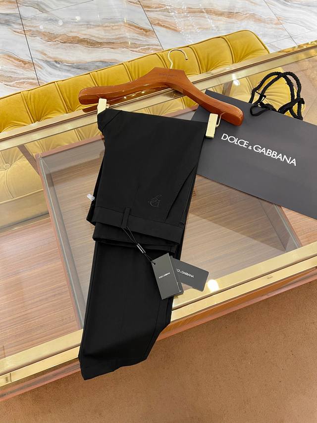 2025Ssdg latest casual pants. Classic Italian buckle design with perfect logo em