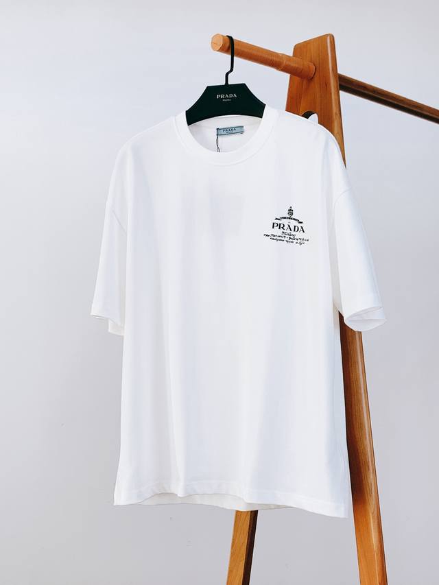 Prada's new 2025 Spring/Summer letter-printed T-shirt is a must-have for high-en