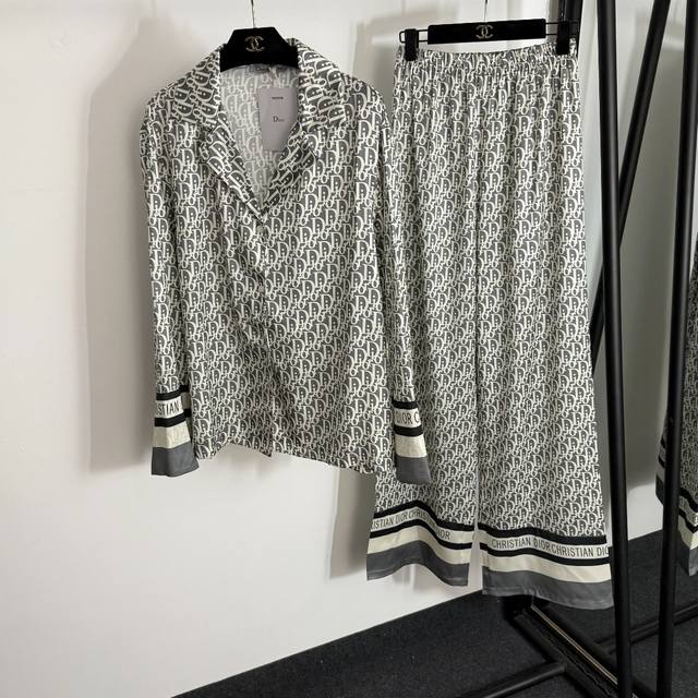 Style No. 20254685 Dio*'s newest home-style casual suit, featuring a monogramme