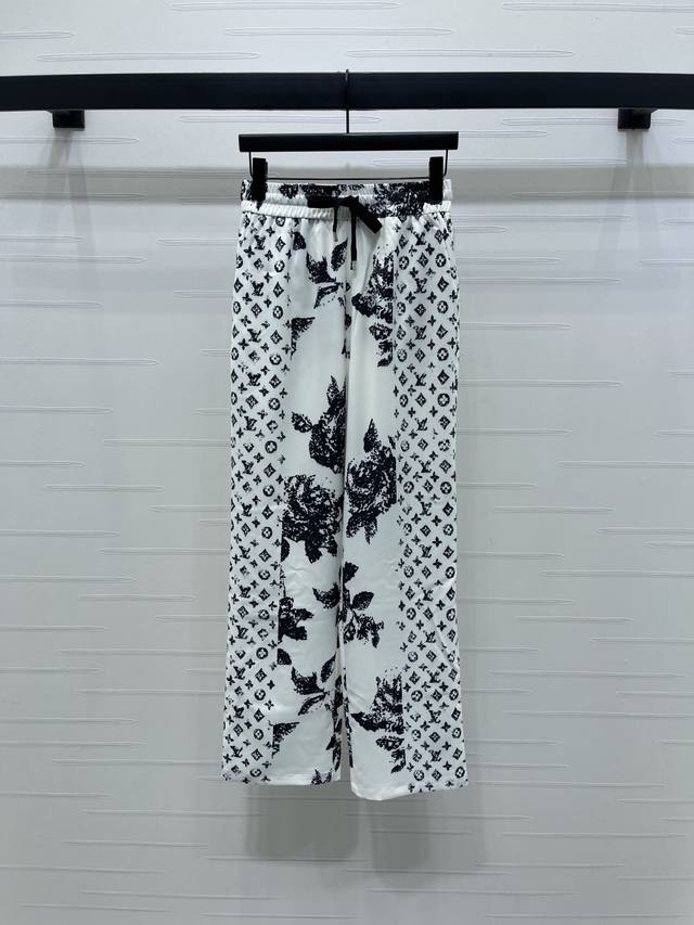New, original, high-quality Louis Vui*Ton 2025 Early Fall collection! Printed c