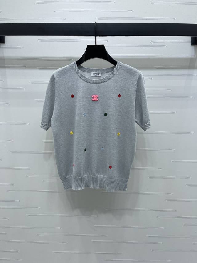 New, original, high-quality Chane* 2025 Early Fall collection! Crew-neck knit s