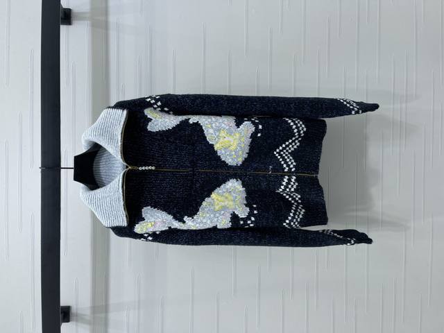 New, original, high-quality Louis Vui*Ton 2025 Early Fall collection! Synced wi