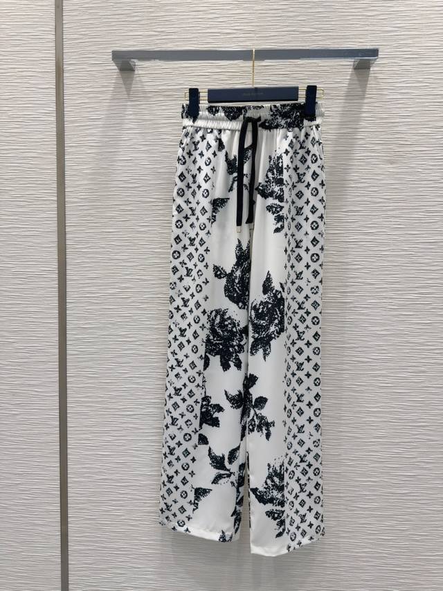 Louis Vuitto*2025Fw new trousers are not picky about body shape and are especial