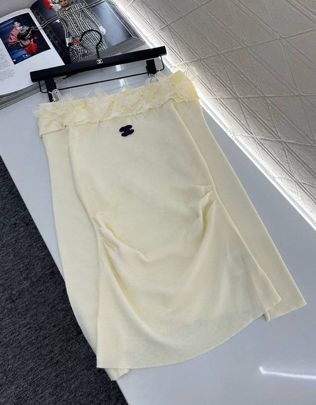 Chane* New arrival for 2025: 3D floral knitted long-sleeved skirt set. Custom-wo