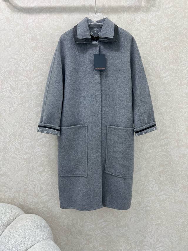 Louis Vuitt*N25 latest autumn and winter model, a wool coat with a monogram lini