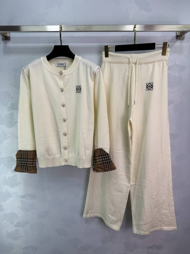 Loew*'s latest 2025 Early Fall collection! A crew-neck knitted long-sleeved card