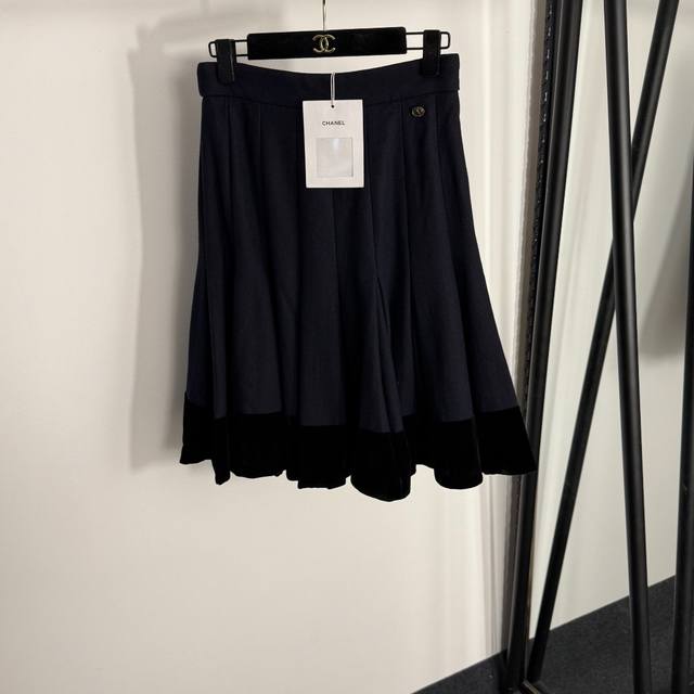Style No. 20254684 Chane* new single-button woolen pleated short skirt, navy bl