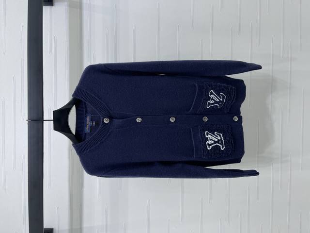 New, original, high-quality Louis Vui*Ton 2025 Early Fall collection! Round-nec