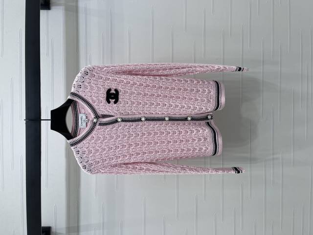 New, original, high-quality Chane* 2025 Early Fall collection! Round-neck, holl