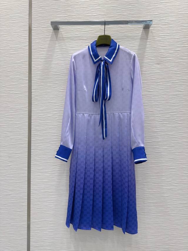 Gucc* 2025Fw new style, simple yet luxurious, the entire garment is meticulously
