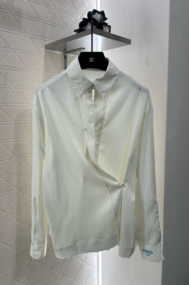 Fend* New arrival for 2025: two-way diagonal striped long-sleeved shirt. Made of