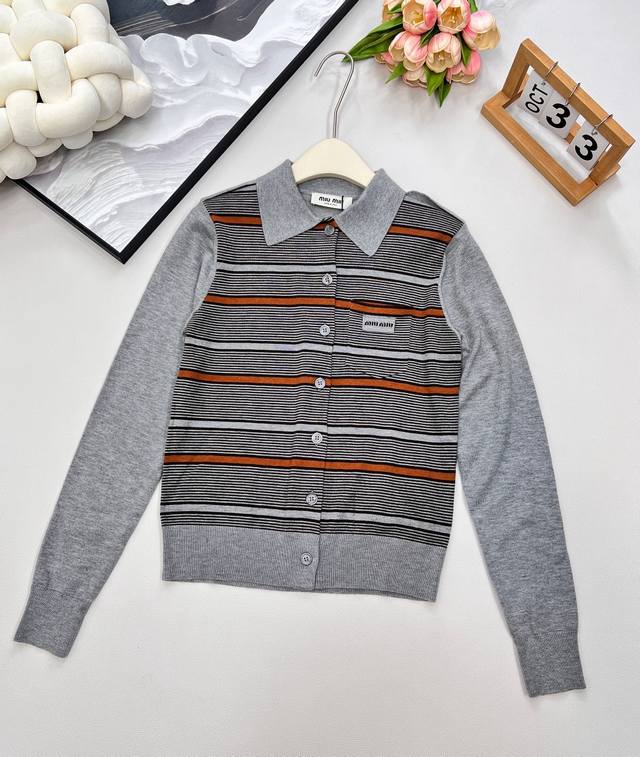 Miumiu Light grey small letter lapel cardigan Custom blue striped ribbon embelli
