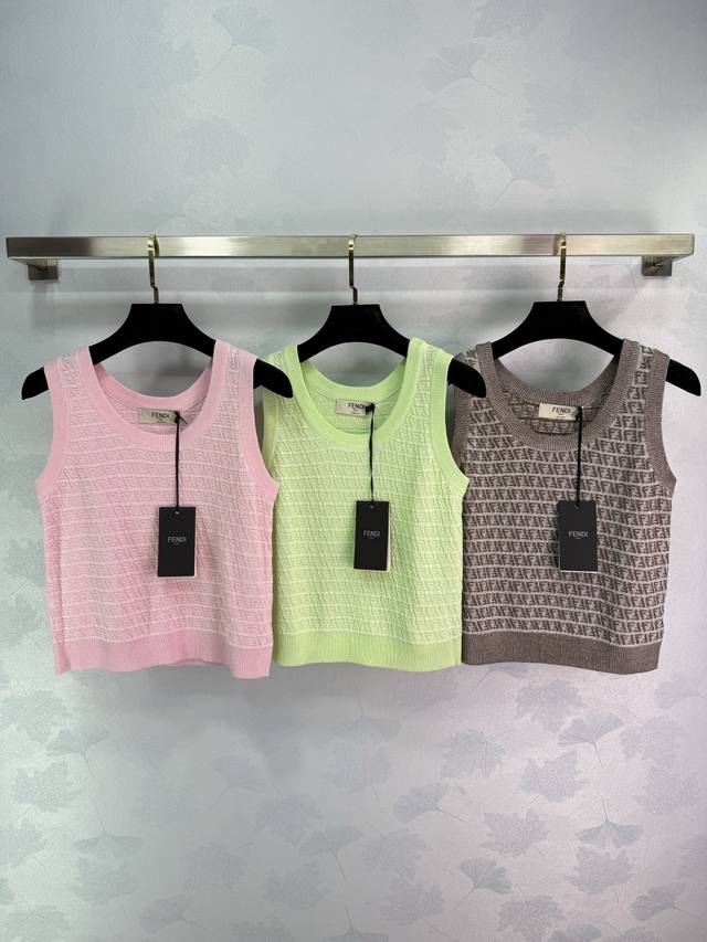 Fend* Classic Ff jacquard knit short-sleeved top, a classic style, stylish and r