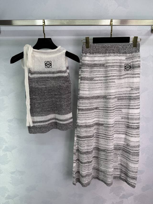 Loew*'s latest 2025 Early Fall collection! Totem logo halter-neck vest and skirt