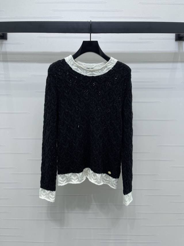 New, original, high-quality Chane* 2025 Early Fall collection! Black and white