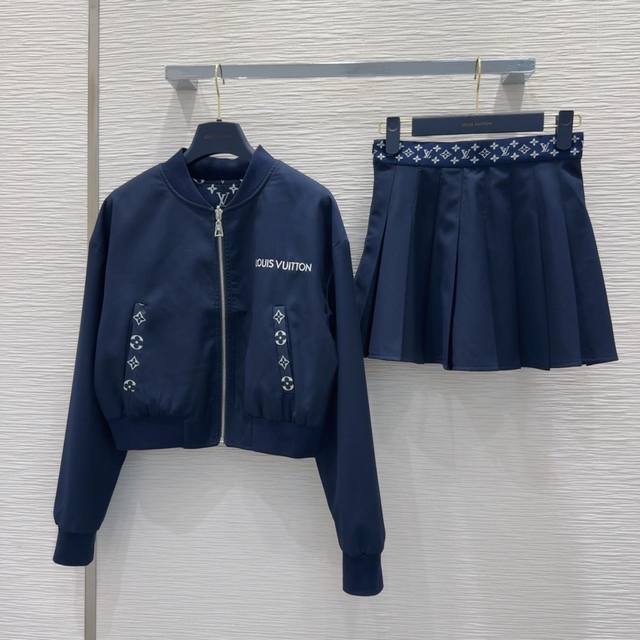 Louis Vuitto* 2025Fw new suits are another fashionista favorite! Exquisite detai