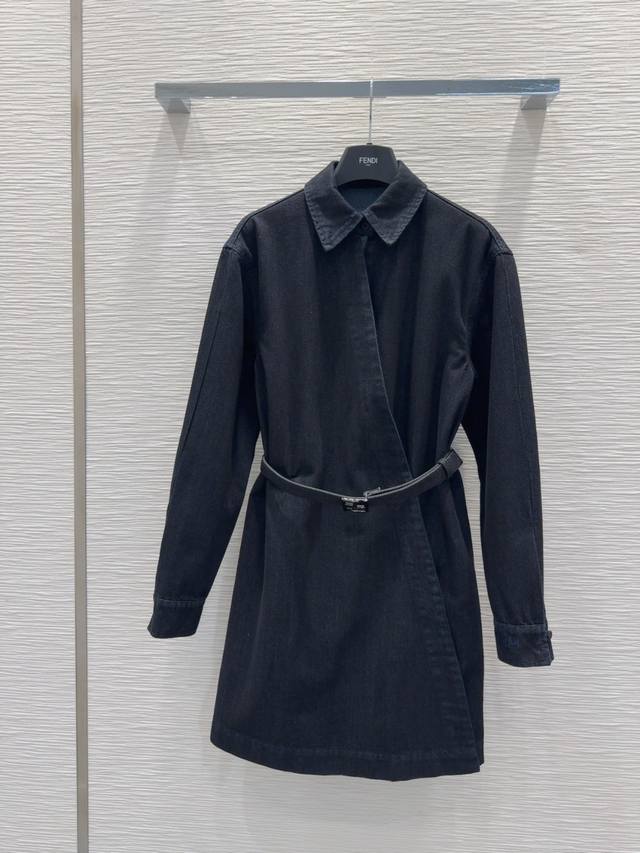 Fend* 2025Fw new shirt dress is super fashionable. The denim color is cool and s