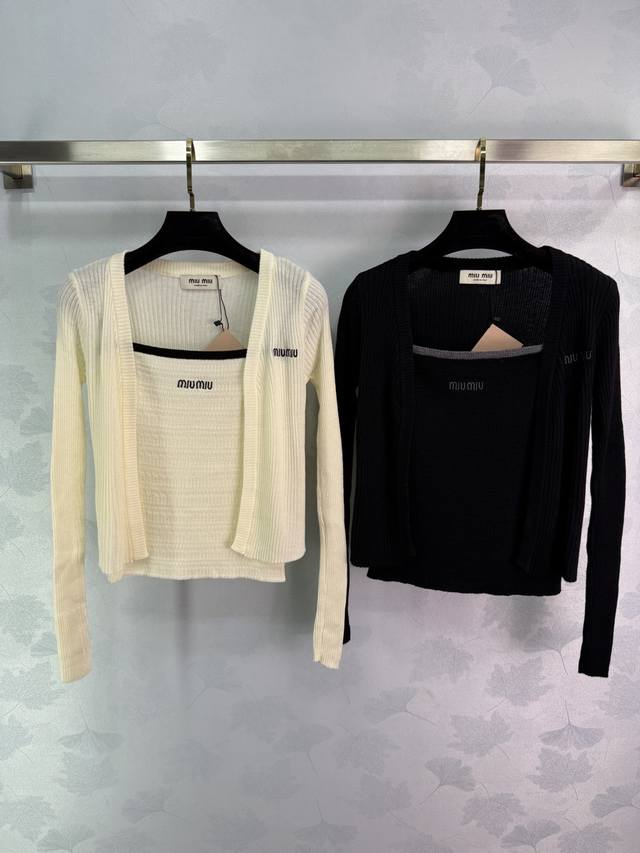 Miumi*'s latest 2025 Early Fall collection! This contrasting knitted two-piece c