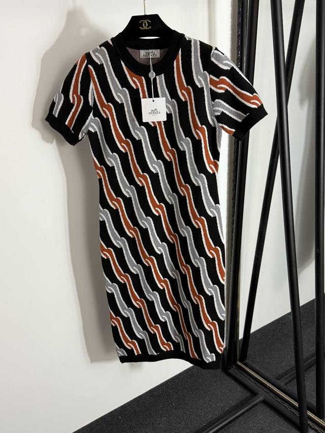 Style No. 20254655 Herme* New Colorblock Ribbon Stripe Print 100% Wool Knit Sho