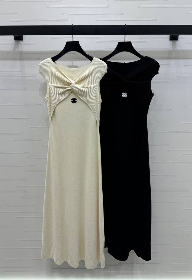New, original, high-quality Chane* 2025 Early Fall collection! This twisted kni