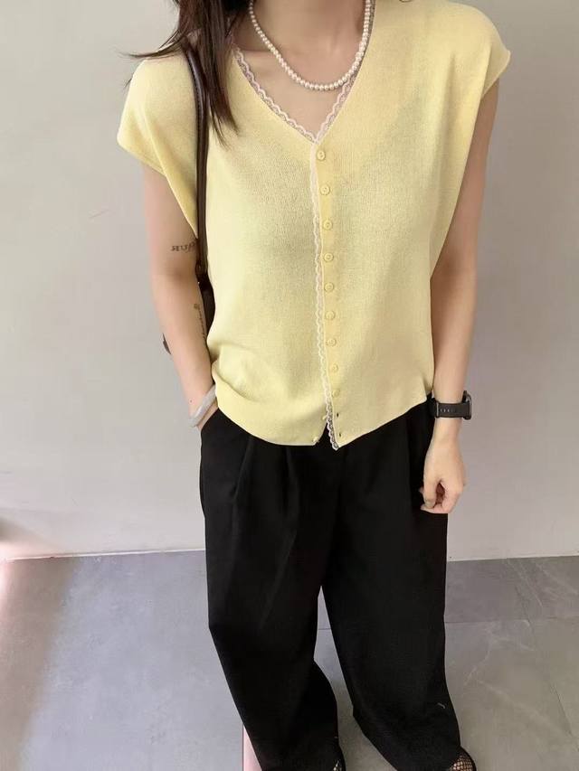 Lace Yanbian color matching decorative button V-neck knitted cardigan flying sl