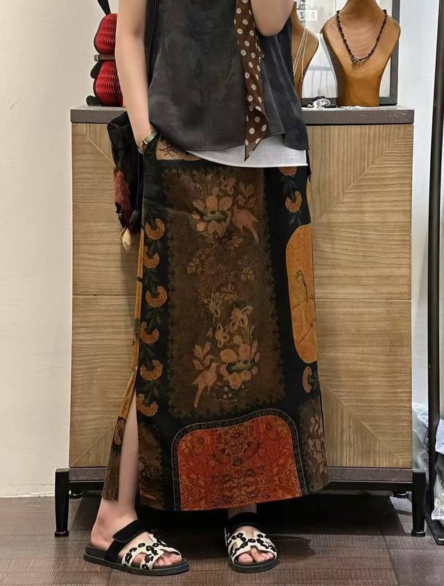 High-end retro unique shantung silk printed skirt, the A-line version hides the
