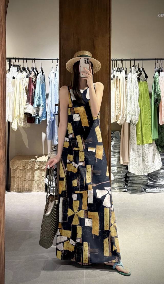 High-end original design light luxury temperament unique printed dress The roun