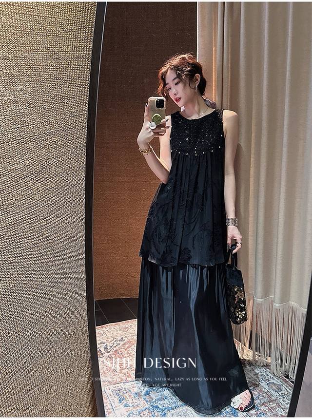 Haute couture main push, first shipment. Luxurious and elegant, this faux two-pi