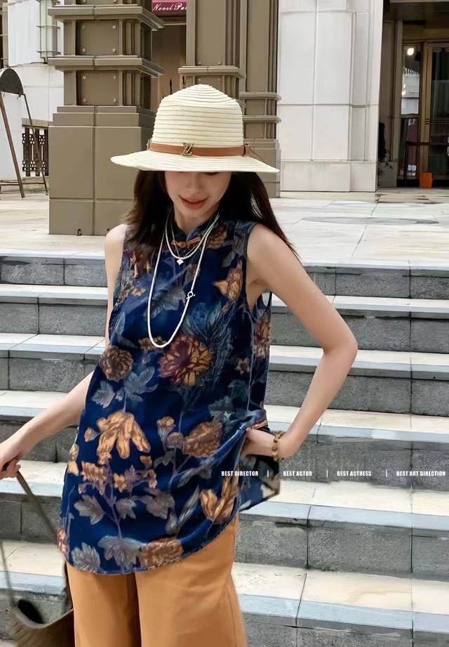 The most popular retro Chinese style stand collar velvet cheongsam dress, the bo
