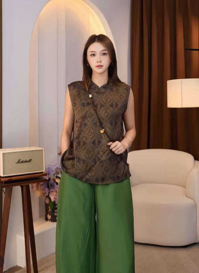 The invincible hot-selling retro Chinese-style stand-up jacquard mid-length ves