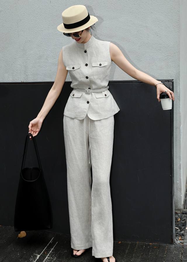 Hot item recommendation, a very stylish linen suit. Made of 100% pure linen fabr