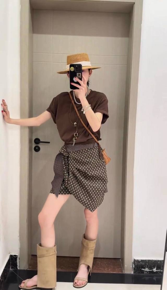 Niche design retro irregular splicing dress, the design of the fake two-piece sp