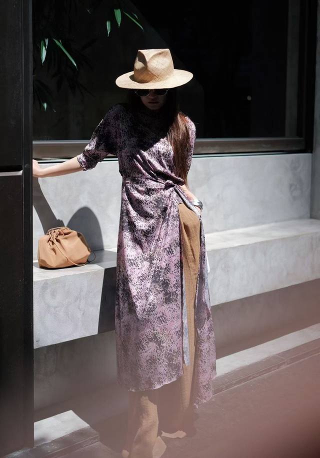 High-end, popular item in stock! The heavy silk dress is here! Free and frank,