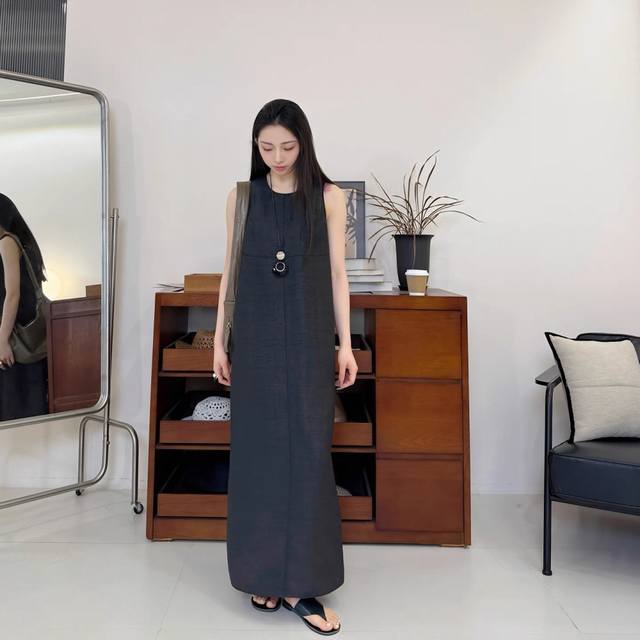 Exclusive hot-selling model featured: a heavyweight 100% Xiangyunsha dress, care