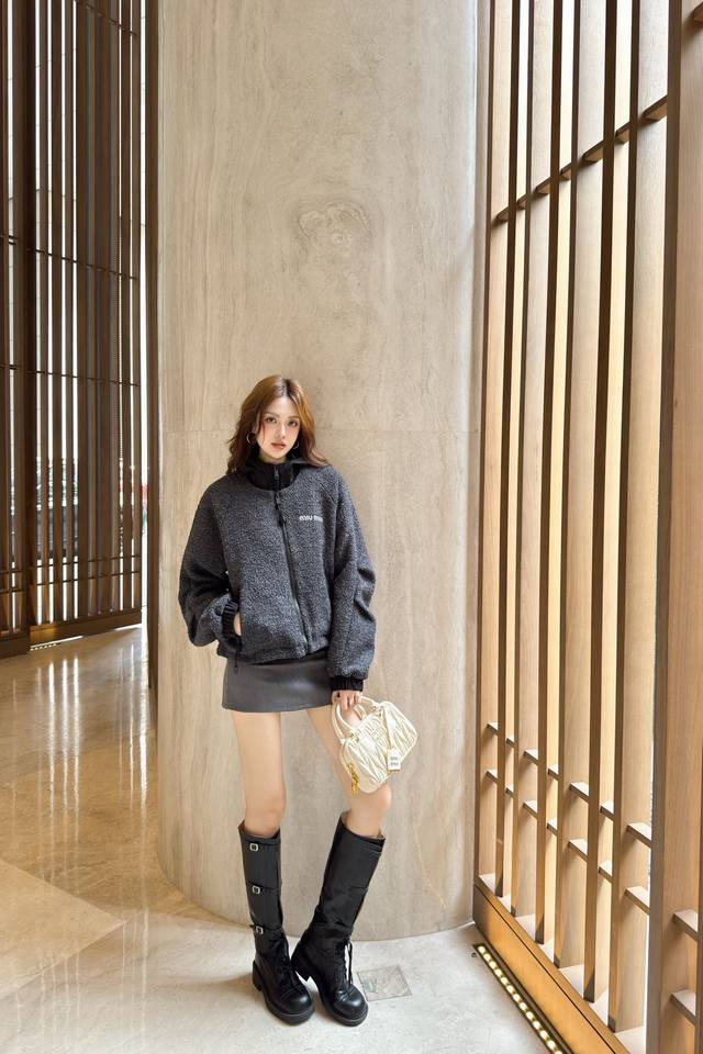 Miumiu jacket New arrival, original, high-end Miu* from the latest early fall co