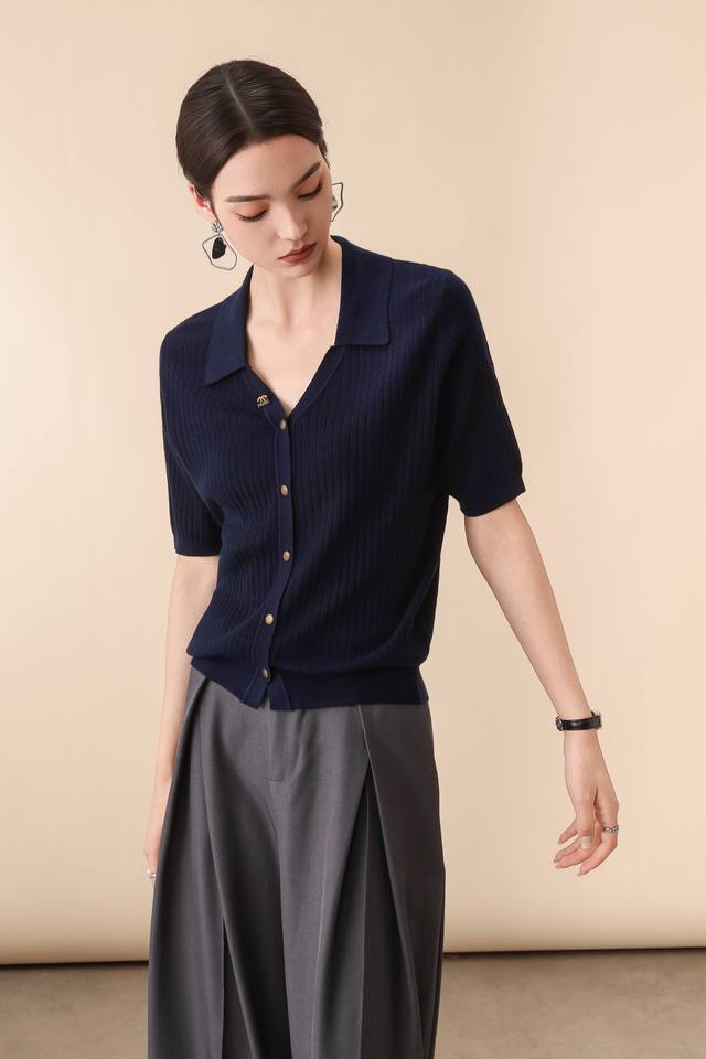Autumn new 30 wool gold button V-neck mid-sleeve top M-Xl DDD