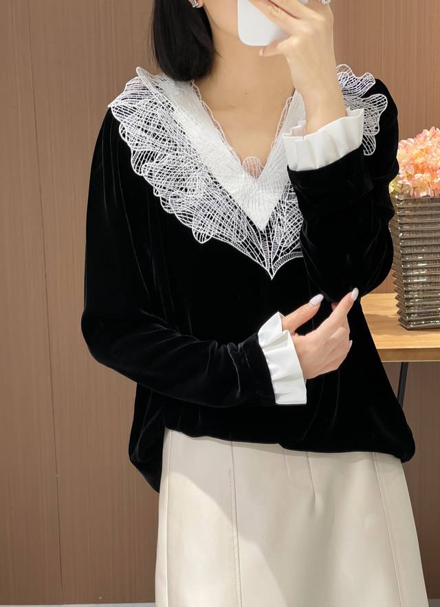Hot new item V-neck lace wide velvet top Simple and stylish sweet girl style Fab