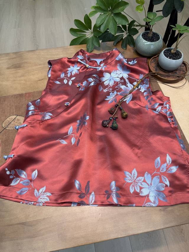 Popular silk old satin small vest with color DDD